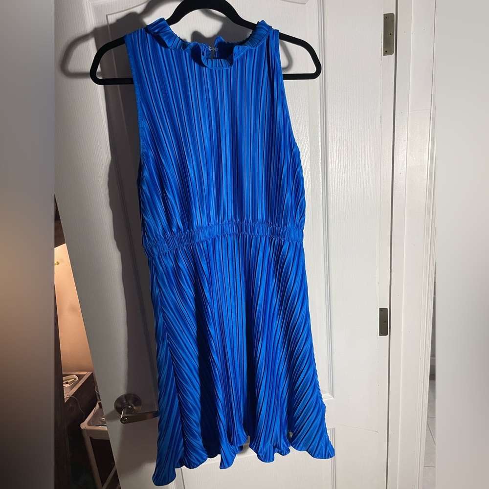 Gorgeous NWT Royal Blue Pleated Midi Dress Size 8 DKNY
